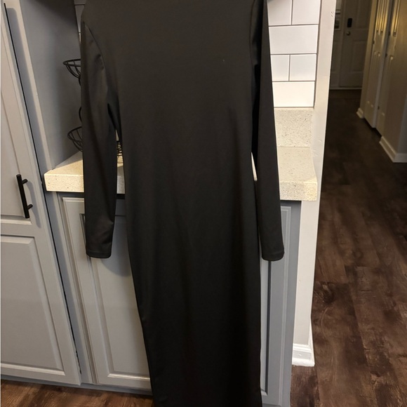 SHEIN Classic Black Dress - Picture 4 of 4